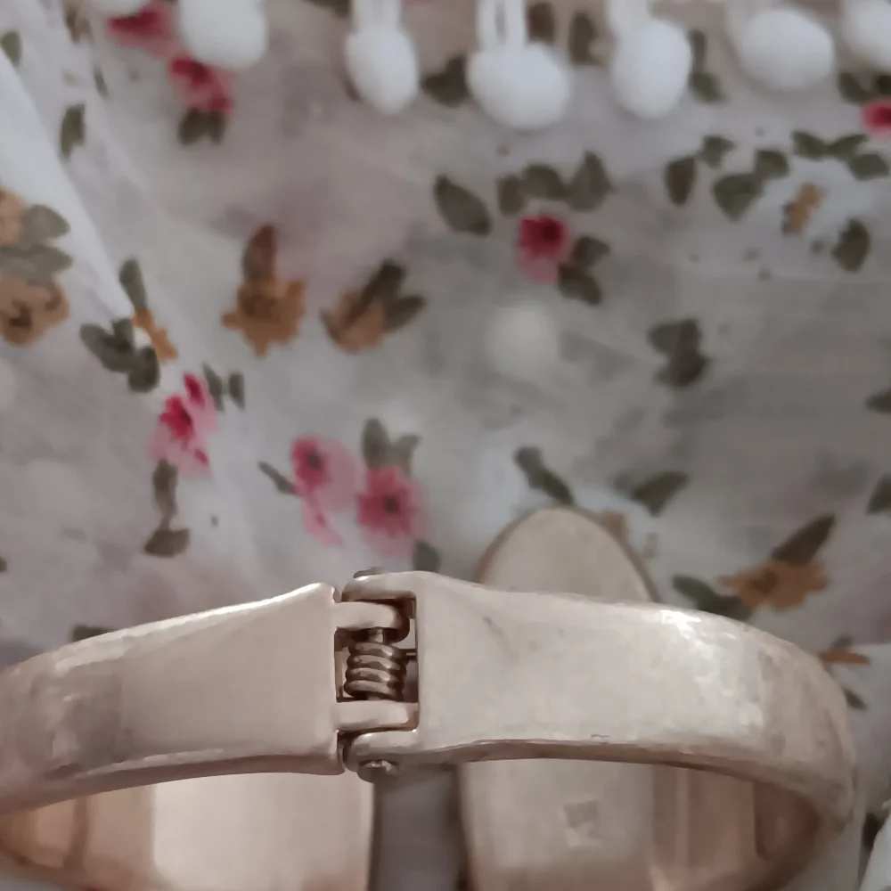 Robert Lee Morris Bracelet - Picture 2 of 4